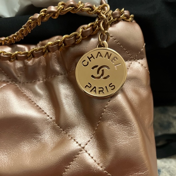BNIB Sold Out Everywhere Chanel Mini 22 Rose Gold!!! Must have bag!! - Picture 2 of 8